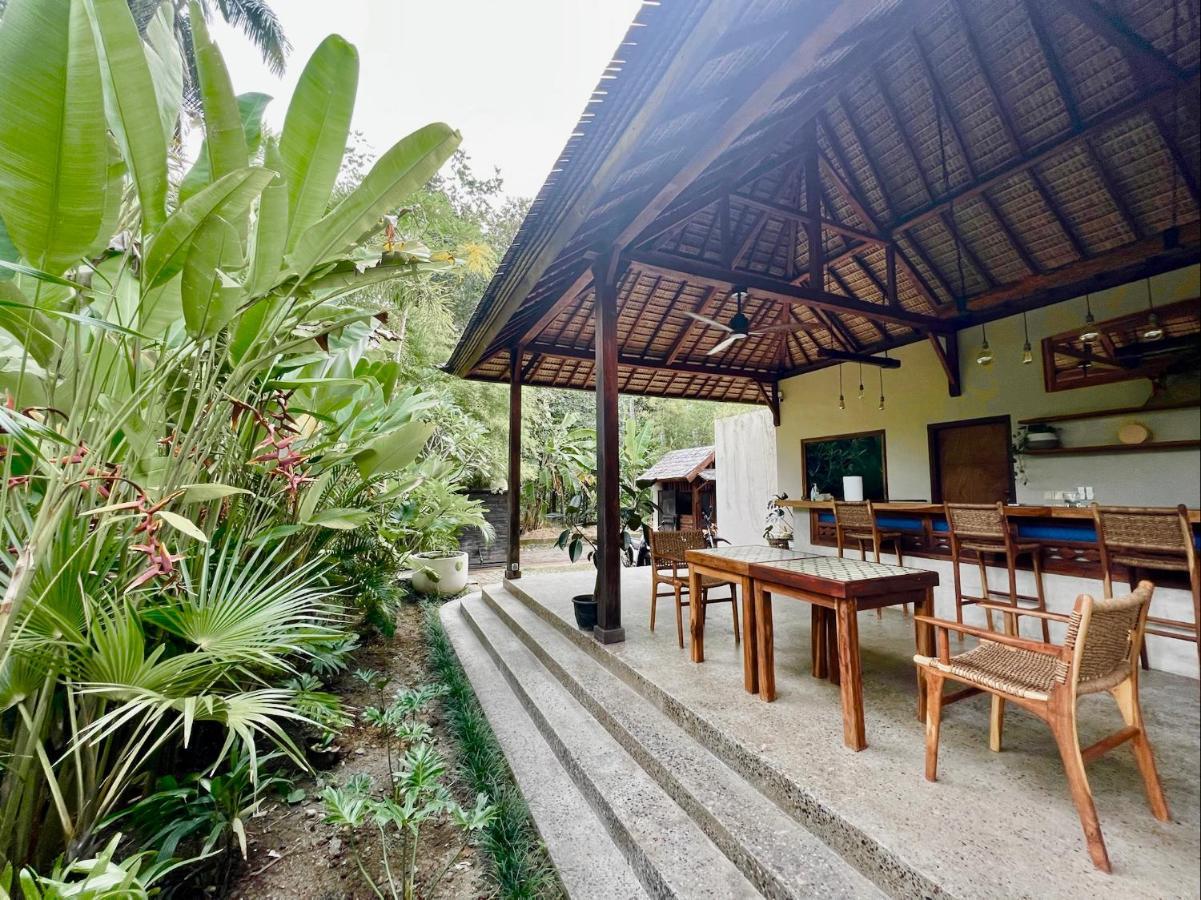 Jati Kuta Lombok Hotel Exterior photo